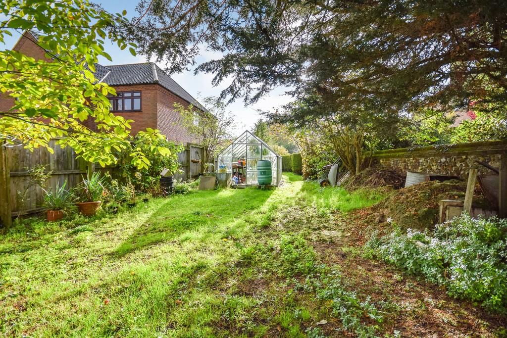 4 bedroom detached house for sale in The Street, Ringland, NR8