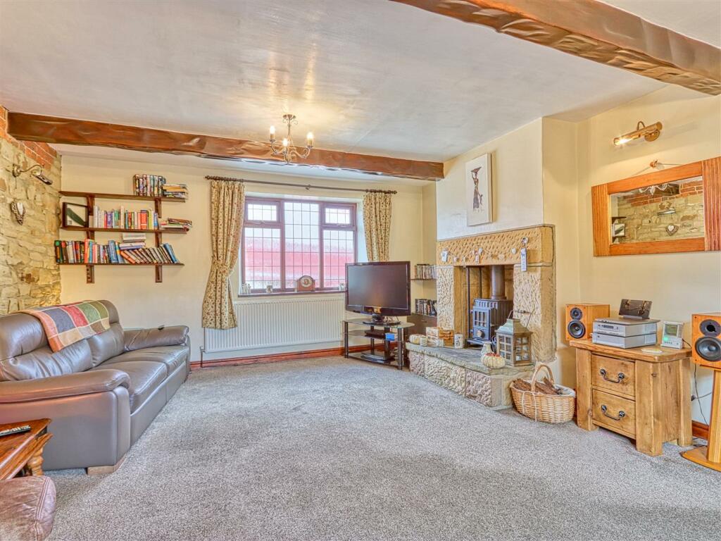 3 bedroom cottage for sale in Chesterfield Road, Tibshelf, Alfreton