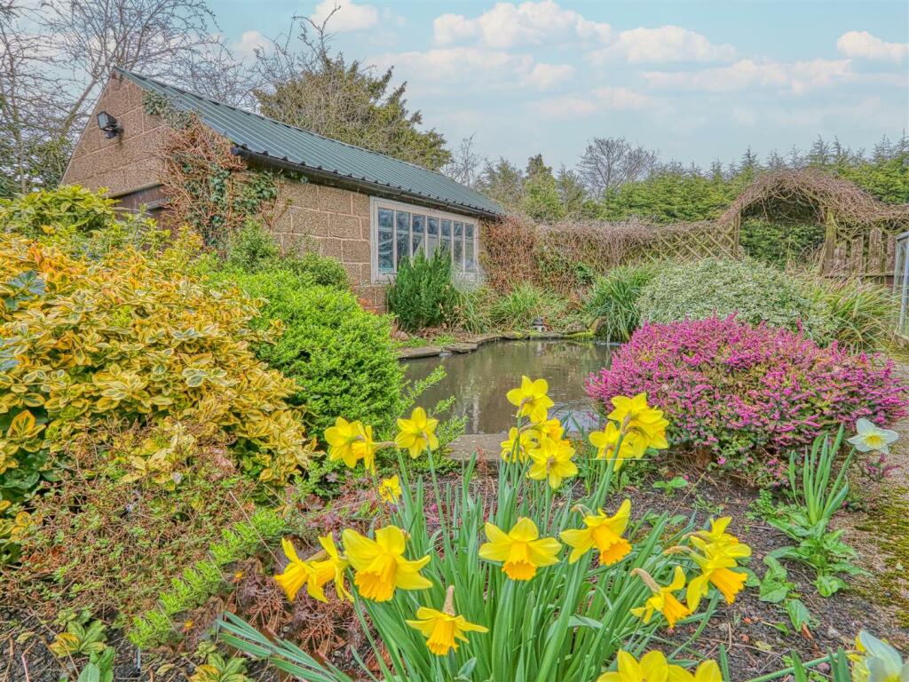 3 bedroom cottage for sale in Chesterfield Road, Tibshelf, Alfreton, Derbyshire DE55