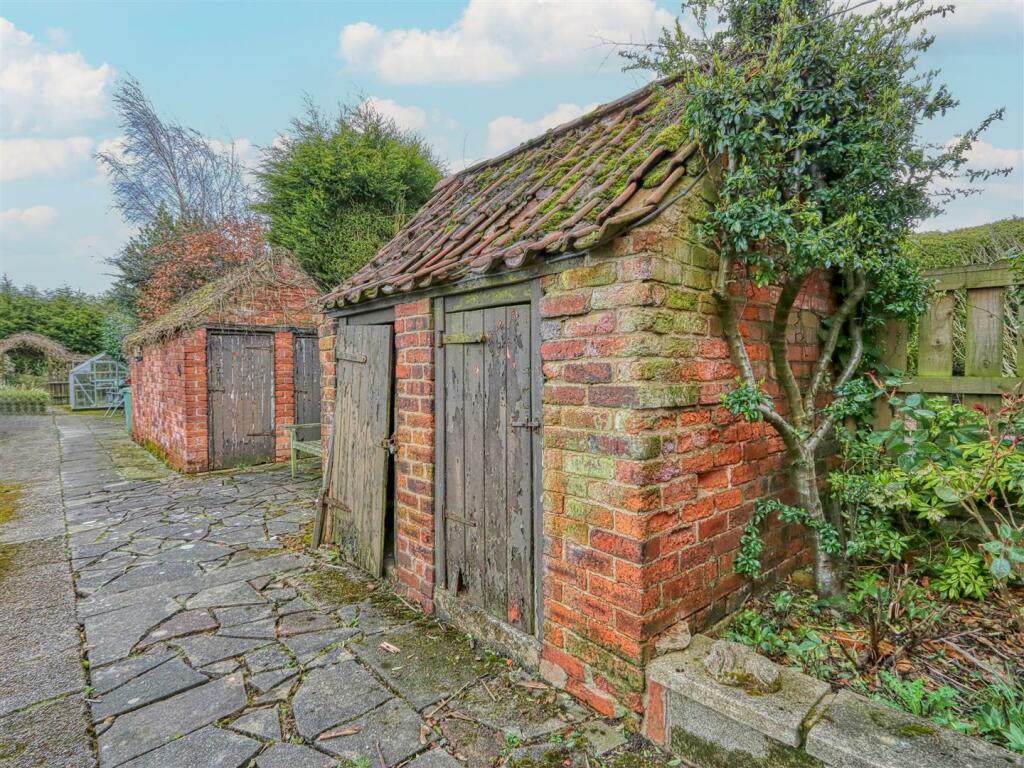 3 bedroom cottage for sale in Chesterfield Road, Tibshelf, Alfreton, Derbyshire DE55