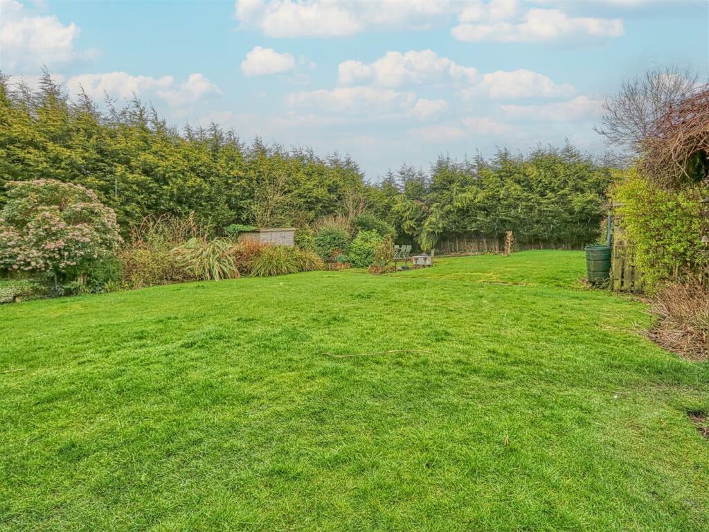 3 bedroom cottage for sale in Chesterfield Road, Tibshelf, Alfreton, Derbyshire DE55