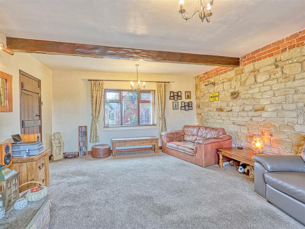 3 bedroom cottage for sale in Chesterfield Road, Tibshelf, Alfreton, Derbyshire DE55