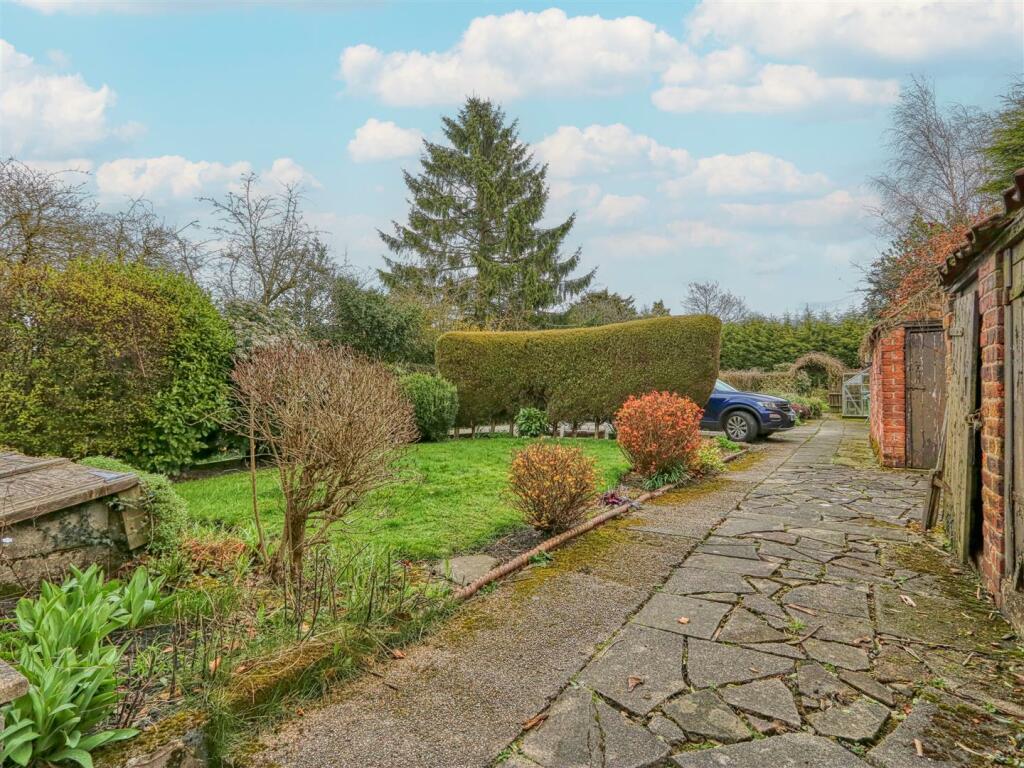 3 bedroom cottage for sale in Chesterfield Road, Tibshelf, Alfreton, Derbyshire DE55