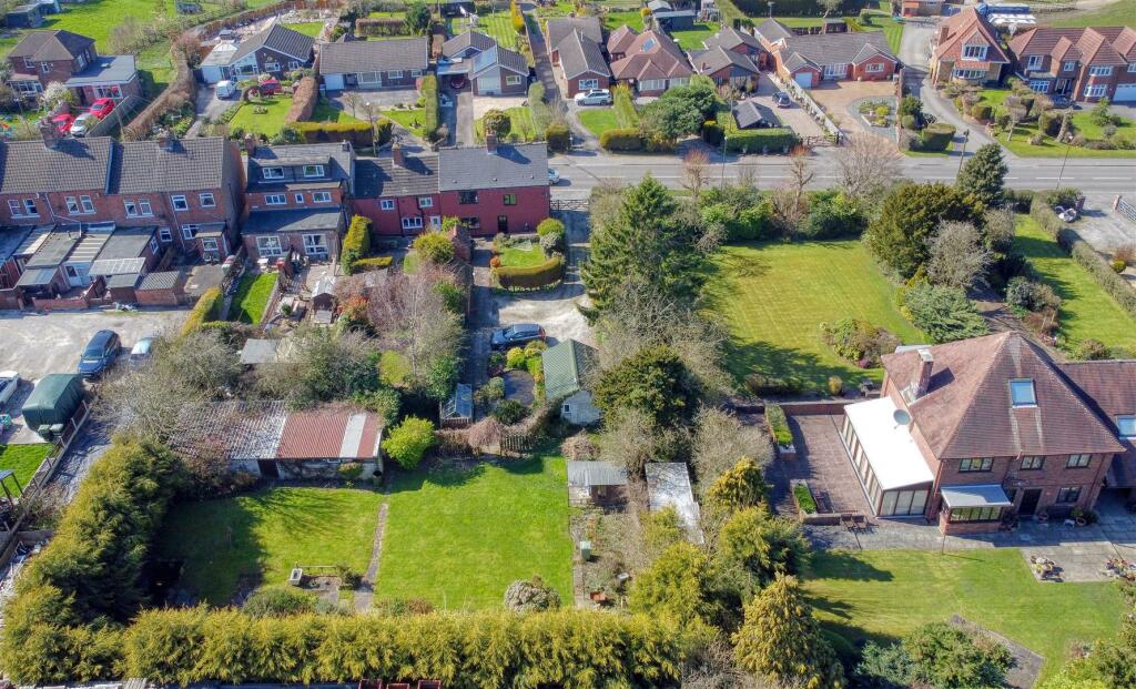 3 bedroom cottage for sale in Chesterfield Road, Tibshelf, Alfreton