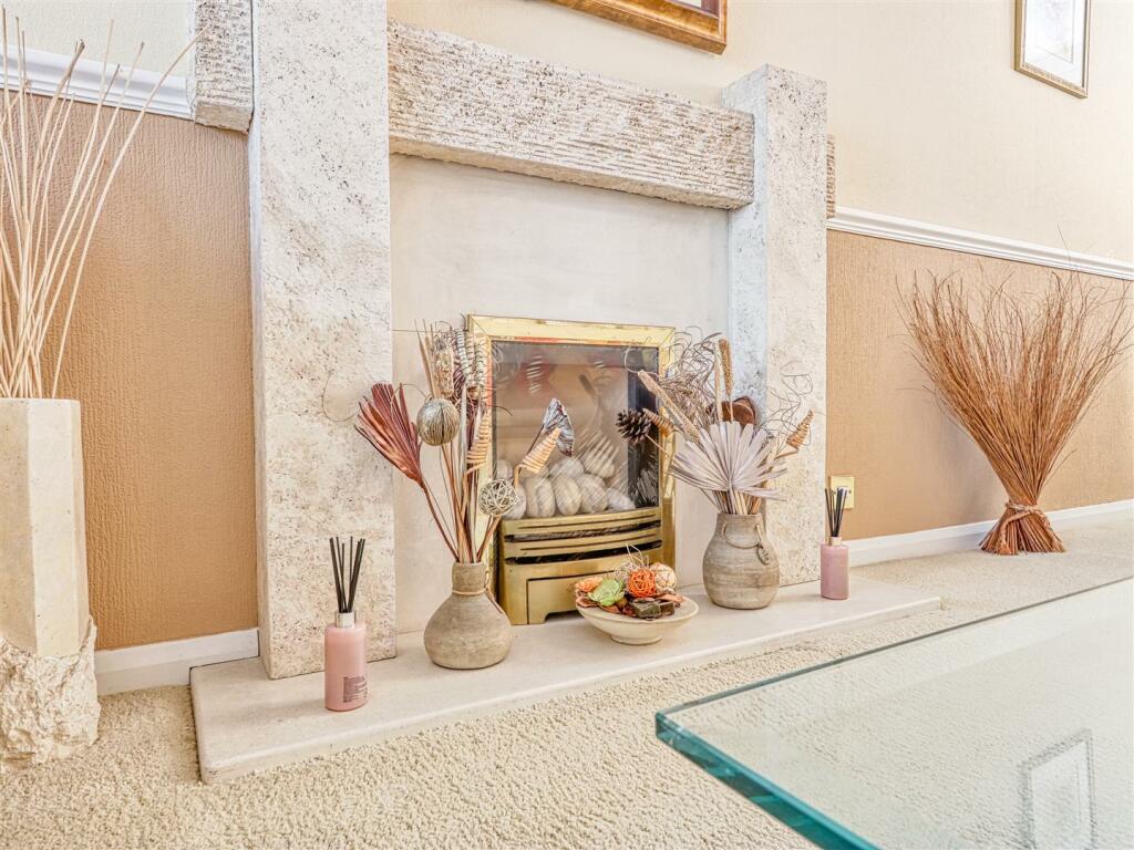 3 bedroom detached house for sale in Springwood Street, Temple