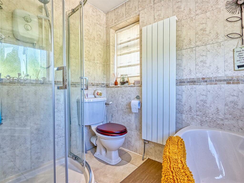 3 bedroom detached house for sale in Springwood Street, Temple