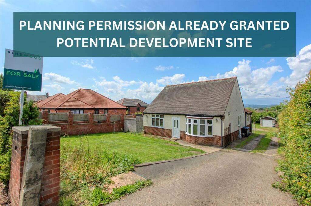 3 bedroom detached bungalow for sale in Chesterfield Road, Brimington