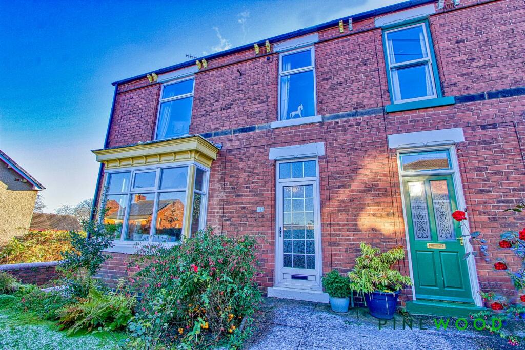 4 bedroom semidetached house for sale in St. Johns Road, Whittington