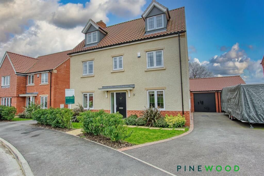 5 bedroom detached house for sale in Cumberland Drive, Dunston