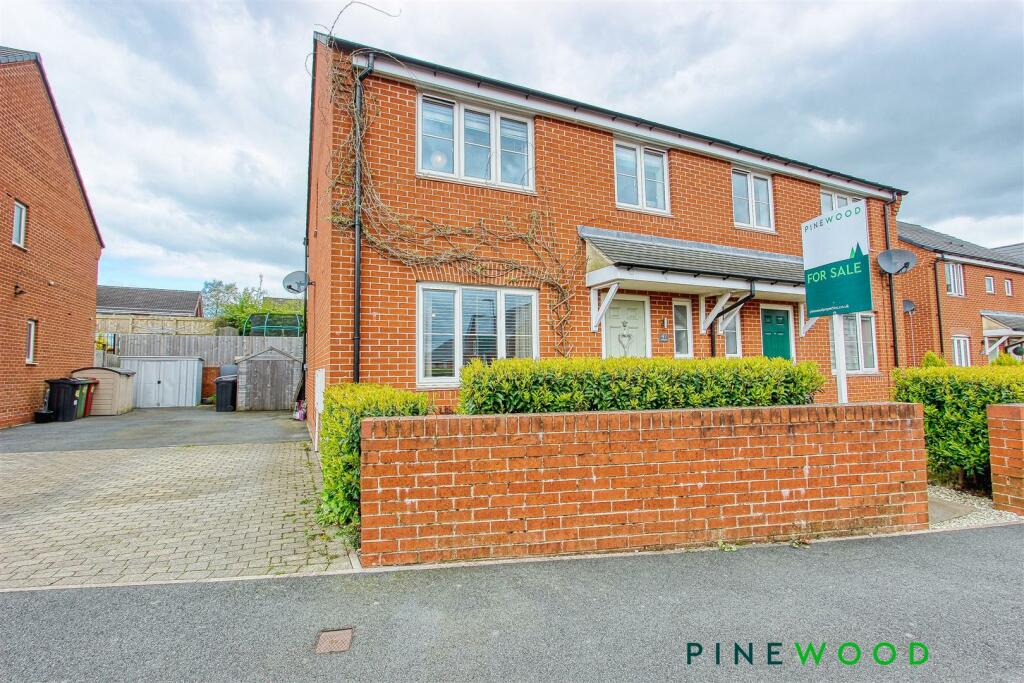 4 bedroom semidetached house for sale in Mill Farm Drive, Tibshelf