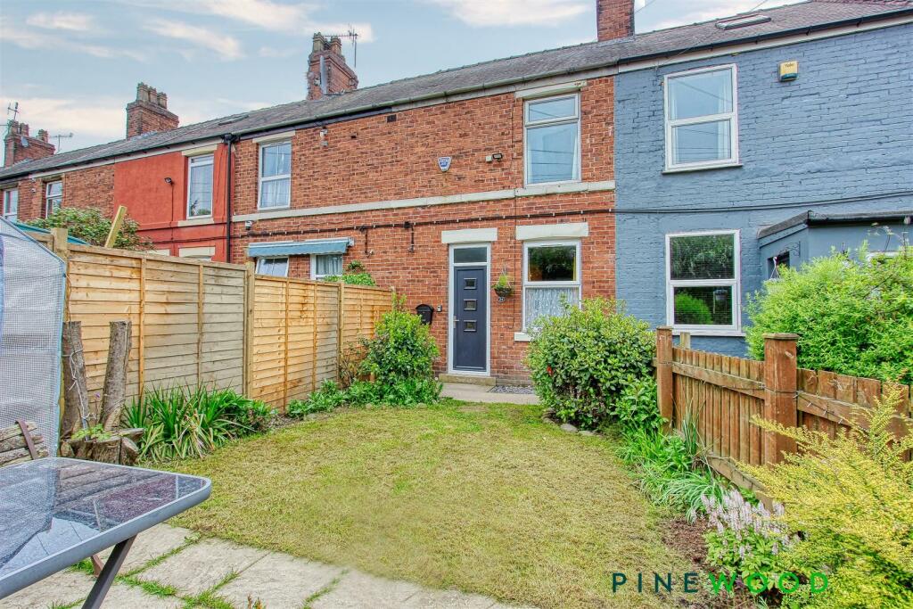 2 bedroom terraced house for sale in Tapton Terrace, Chesterfield