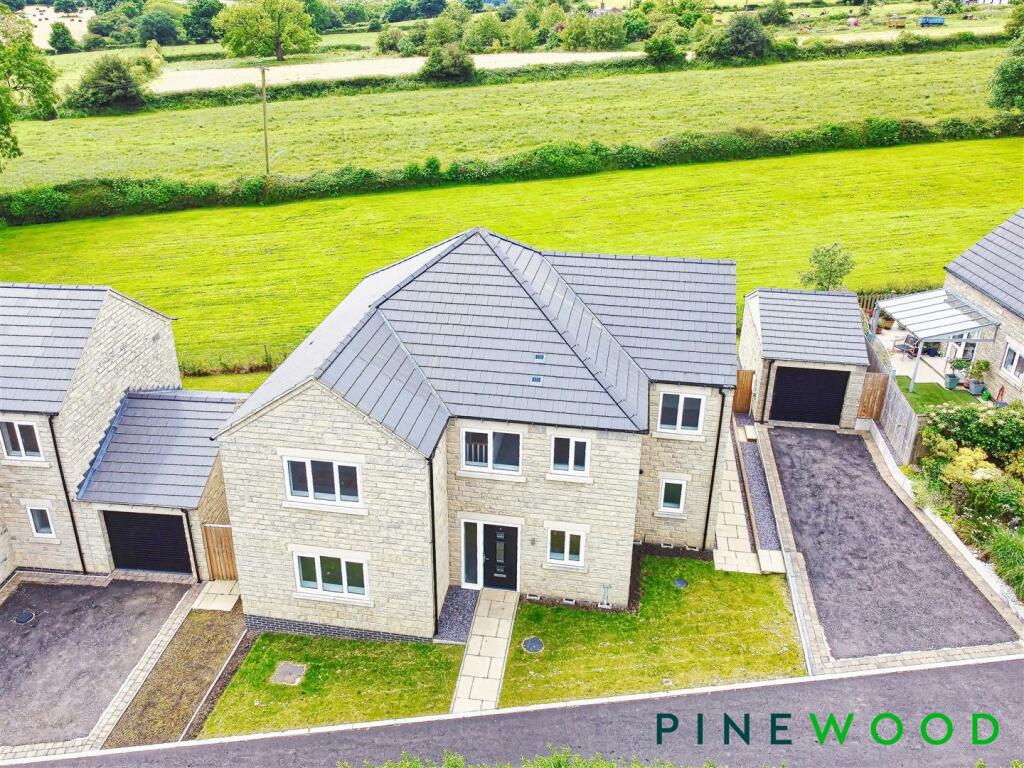 4 bedroom detached house for sale in Longlieve Gardens, Pilsley