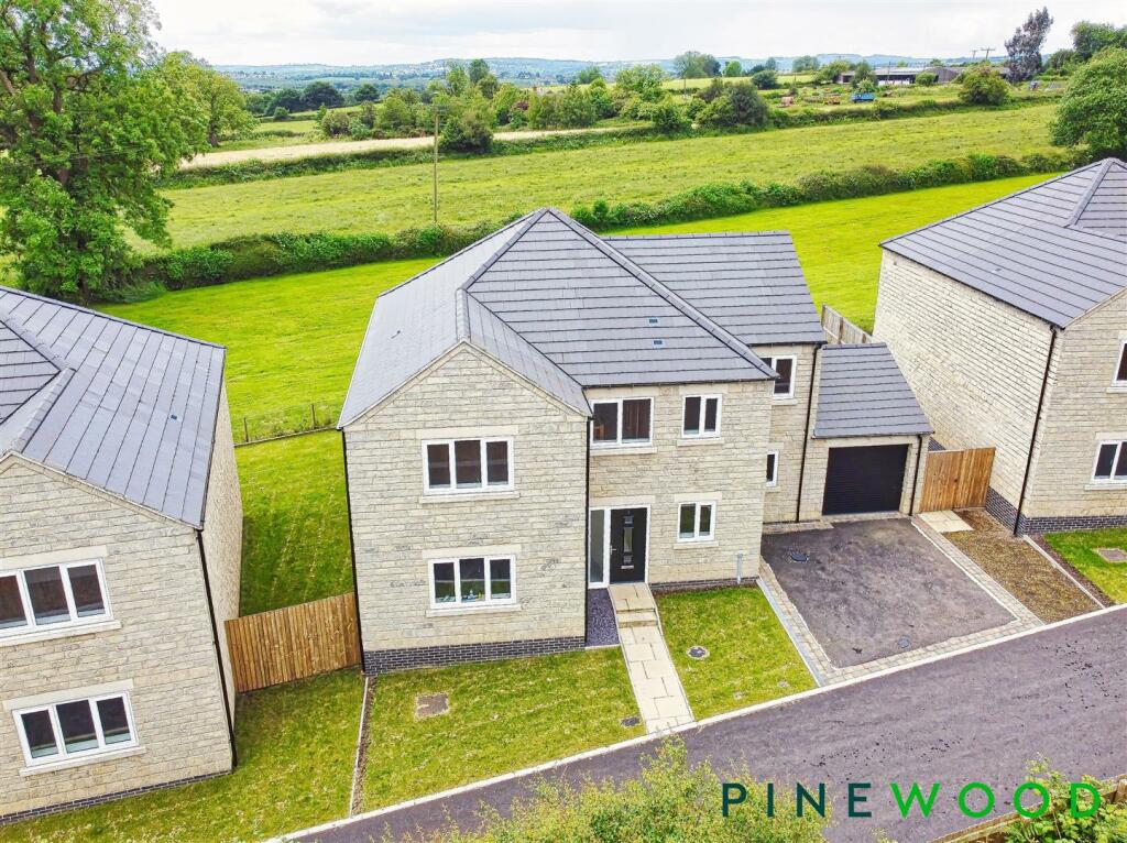 4 bedroom detached house for sale in Longlieve Gardens, Pilsley