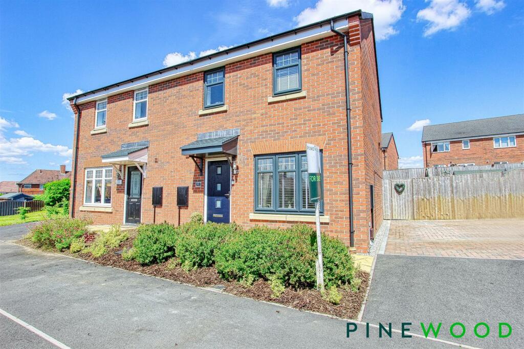 3 bedroom semi-detached house for sale in Farmhouse Way, Grassmoor ...