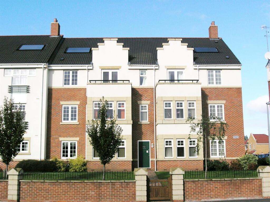 Main image of property: Moorcroft House, Archdale Close, Chesterfield, Derbyshire S40