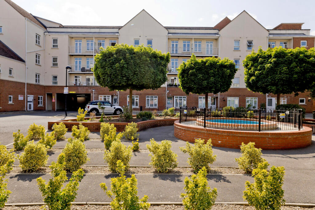 Main image of property: London, N20