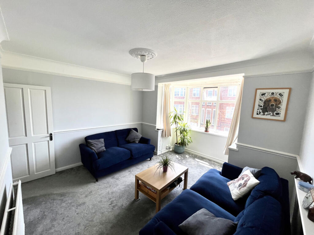 Main image of property: Oakleigh Road North, London, N20