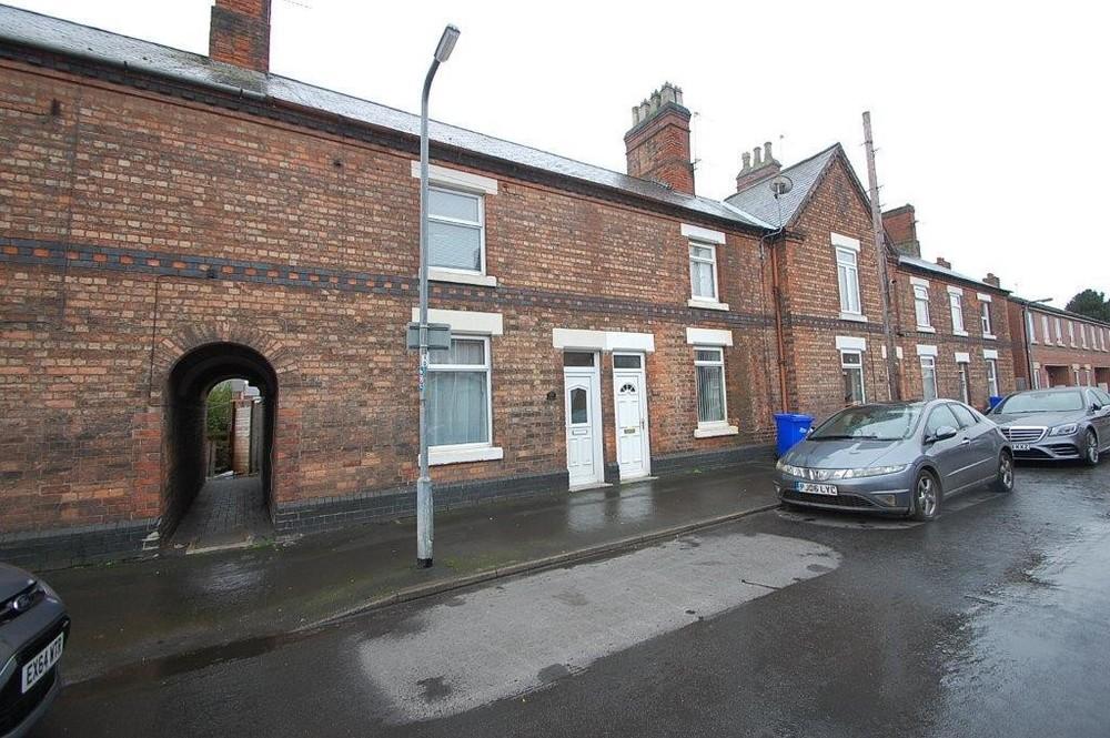 3 bedroom terraced house for sale in Grange Street, BurtonOnTrent