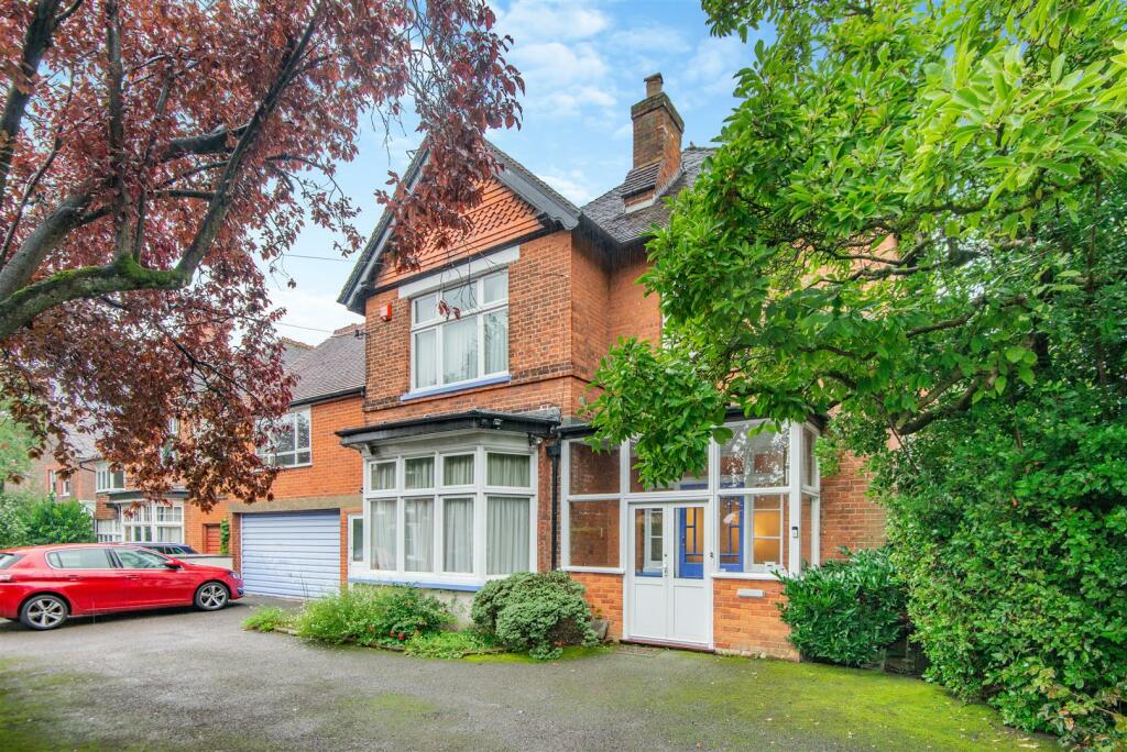 4 bedroom detached house for sale in Nightingale Road, Rickmansworth, WD3