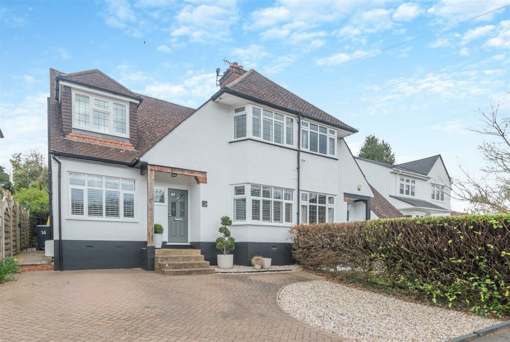 4 bedroom house for sale in Whitelands Avenue, Chorleywood