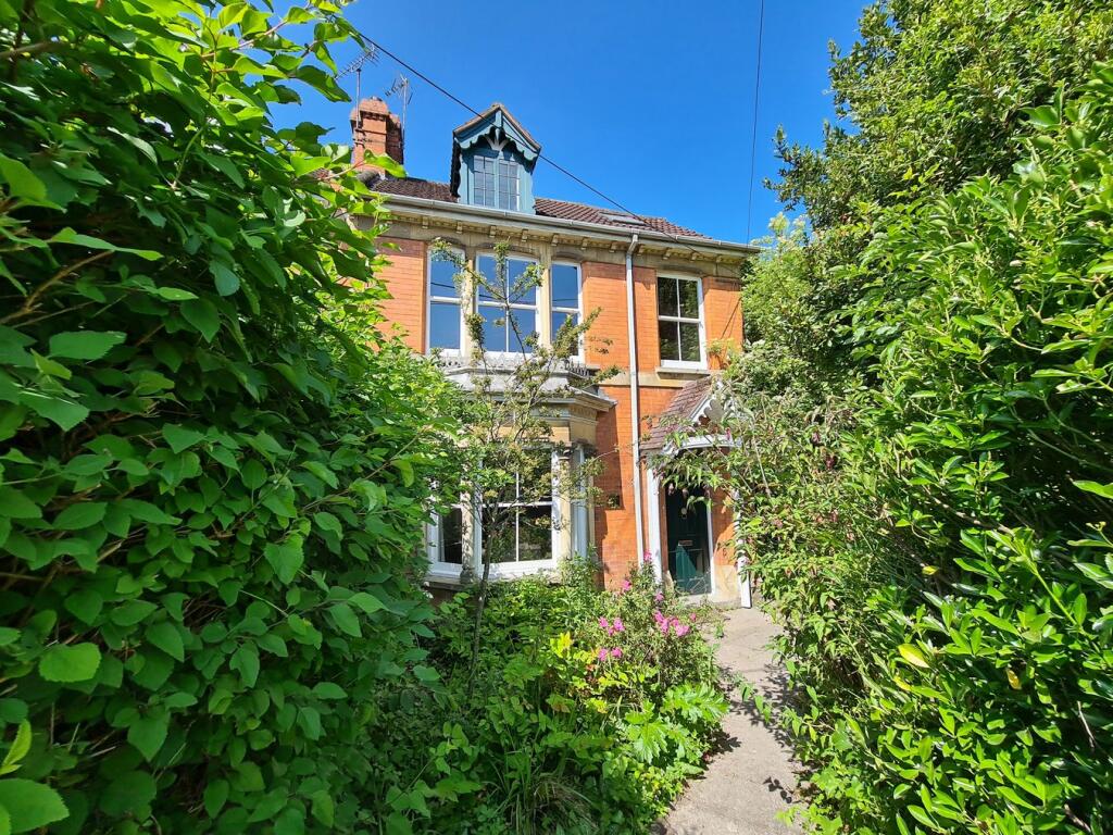 4 bedroom semidetached house for sale in Wells Road, Glastonbury, BA6