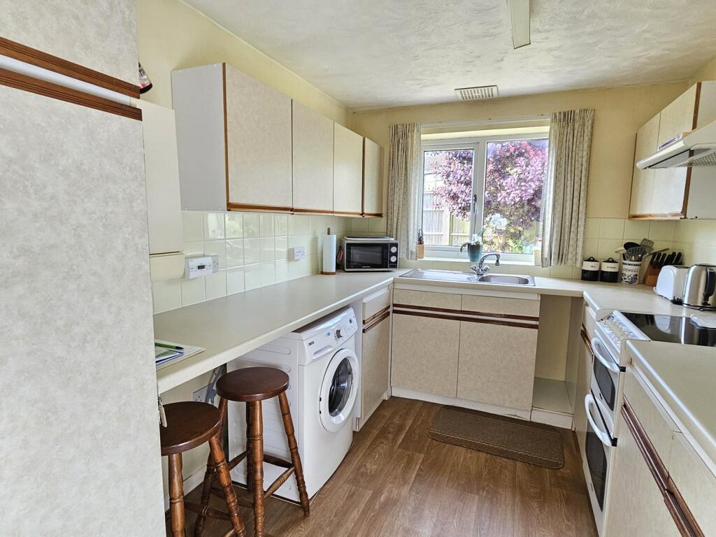 Additional property image - Coppin Close, Glastonbury, BA6