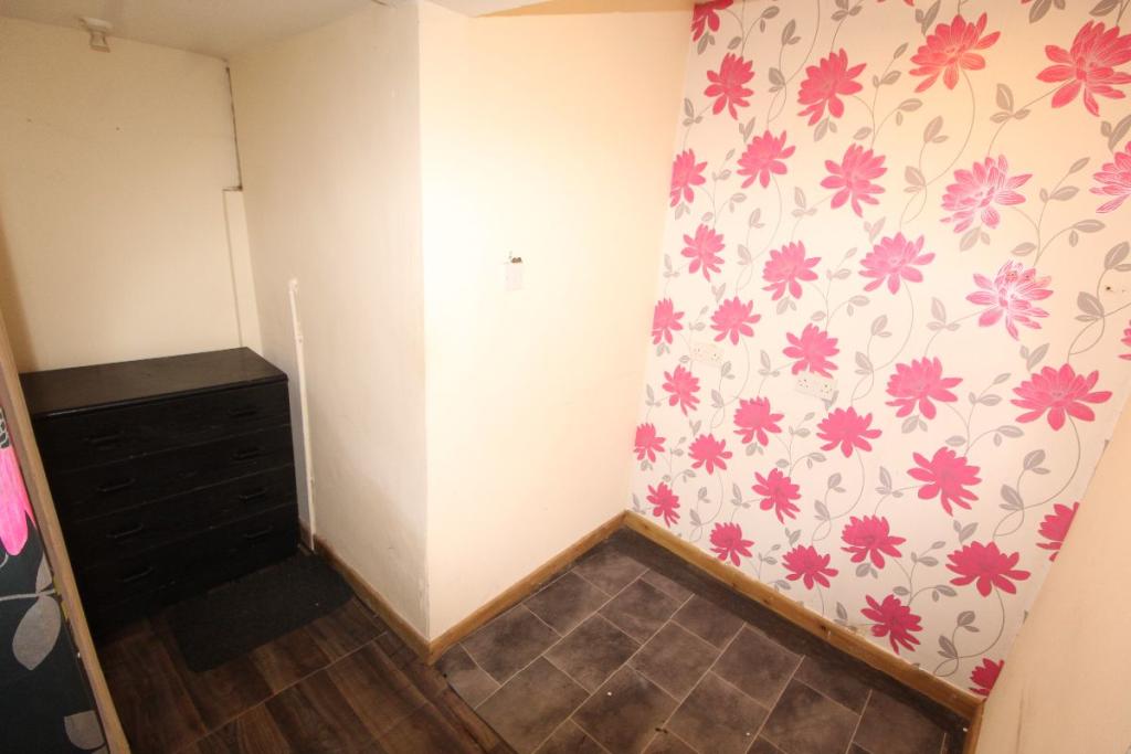 Shop for rent in Whalley Road, Accrington, BB5