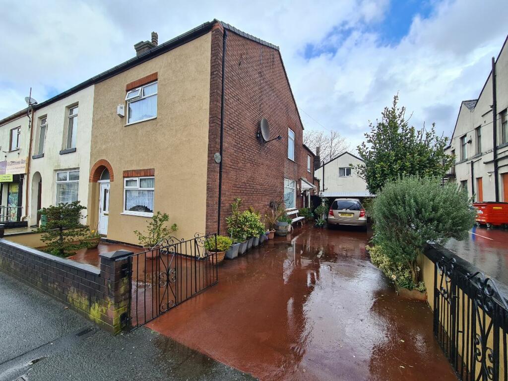 3 bedroom terraced house for sale in Bolton Road, Farnworth, Bolton, BL4