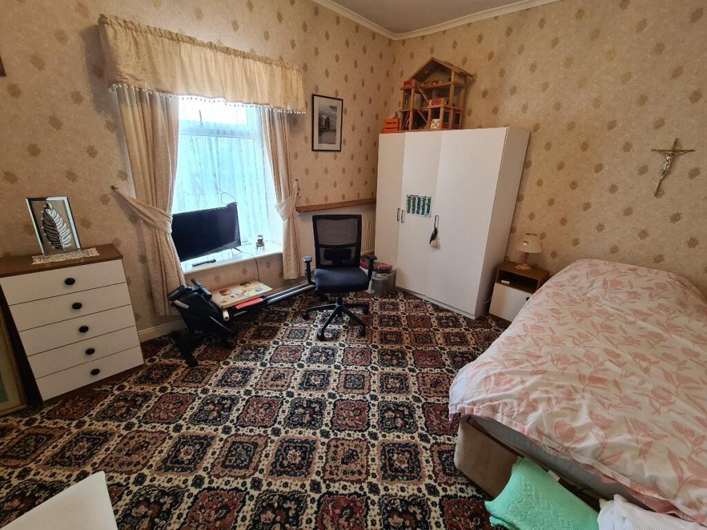 3 bedroom terraced house for sale in Bolton Road, Farnworth, Bolton, BL4
