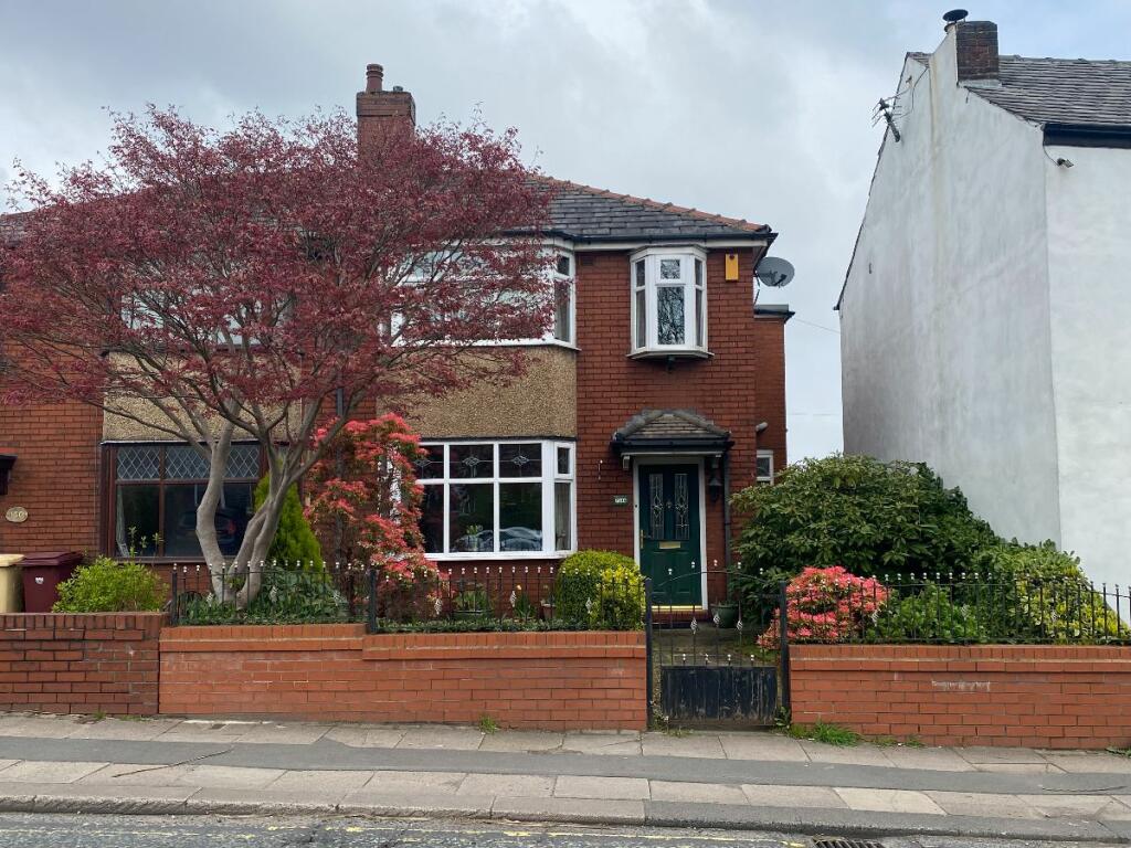 4 bedroom semidetached house for sale in Plodder Lane, Farnworth