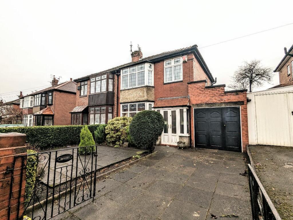 3 bedroom semidetached house for sale in Highfield Road, Farnworth