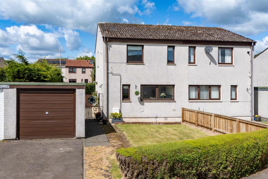 Main image of property: 33 Queens Croft, Kelso, TD5
