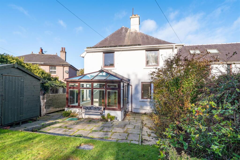 Main image of property: 9 Barony Knoll, Kelso