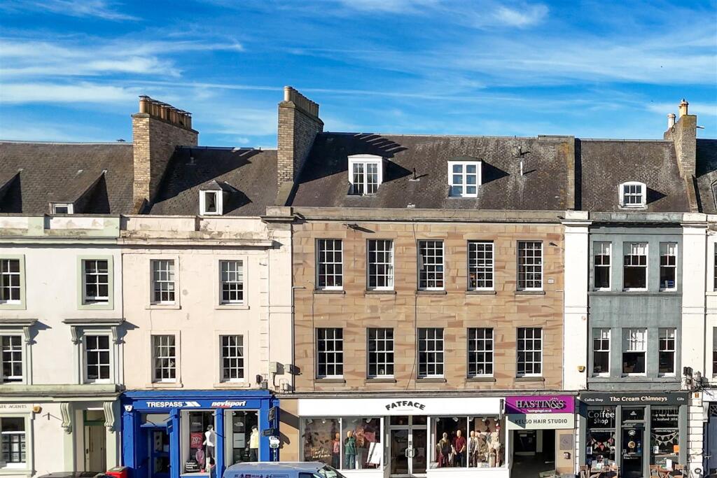 Main image of property: 13/2 The Square, Kelso