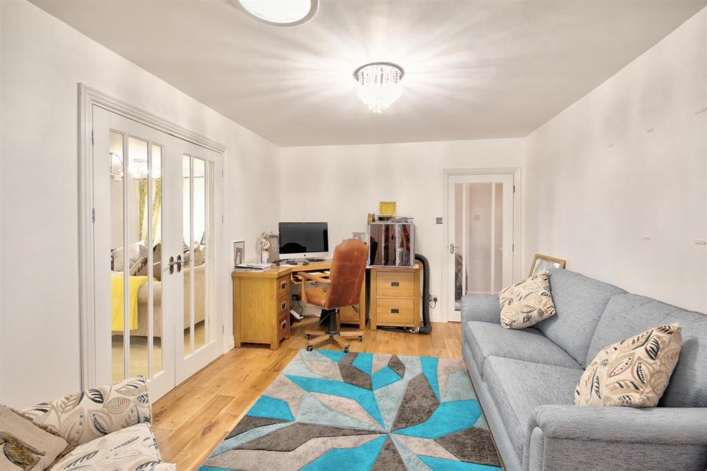 3 bedroom detached bungalow for sale in Stoke Albany Road, Desborough, Northamptonshire, NN14