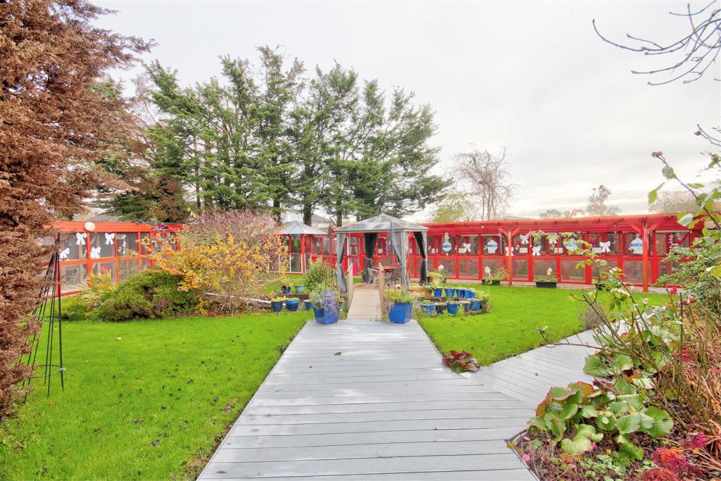 3 bedroom detached bungalow for sale in Stoke Albany Road, Desborough, Northamptonshire, NN14