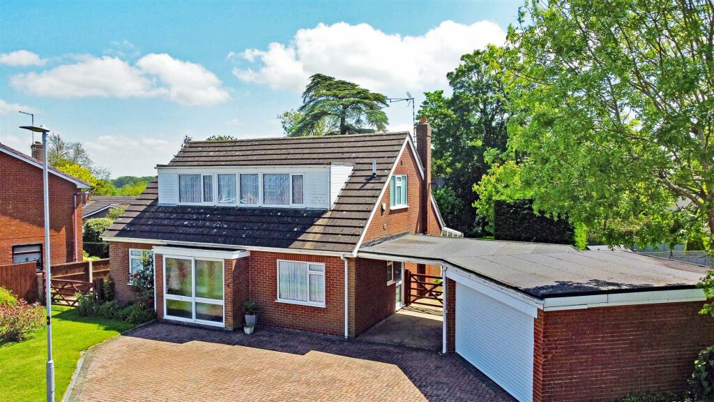 4 bedroom detached house for sale in Highcroft, Husbands Bosworth