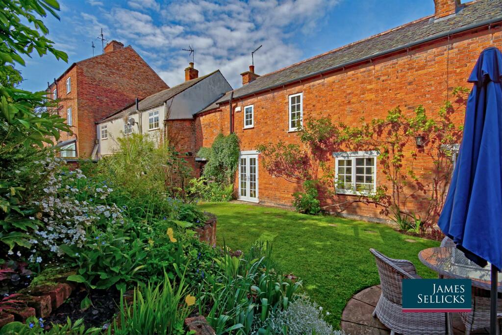 3 bedroom cottage for sale in Weir Road, Kibworth Beauchamp ...