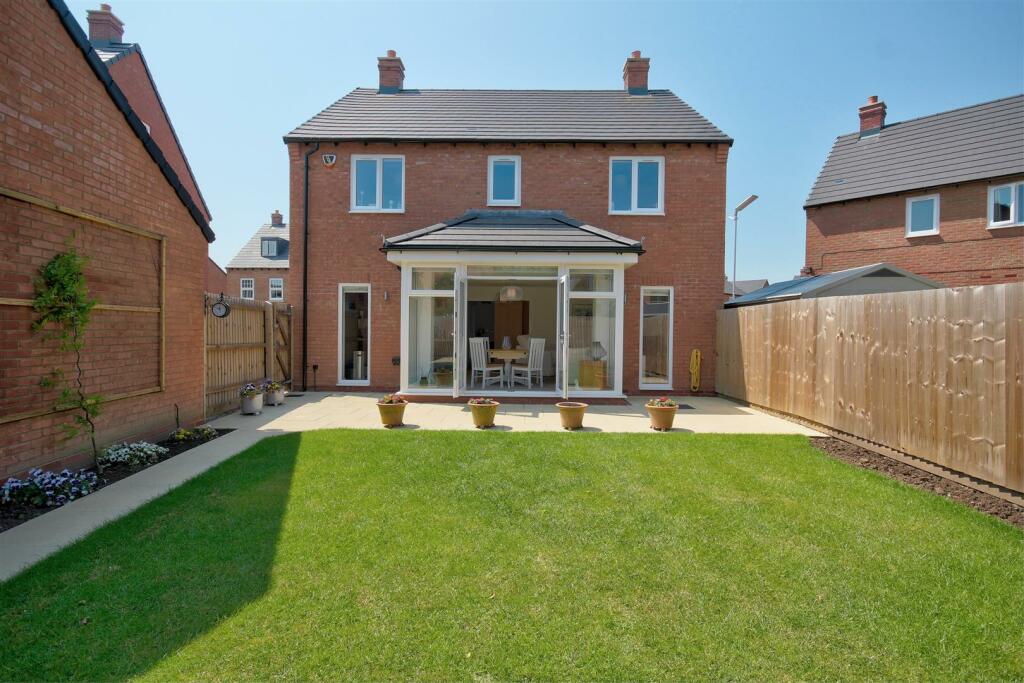 4 bedroom detached house for sale in Kemp Drive, Husbands Bosworth