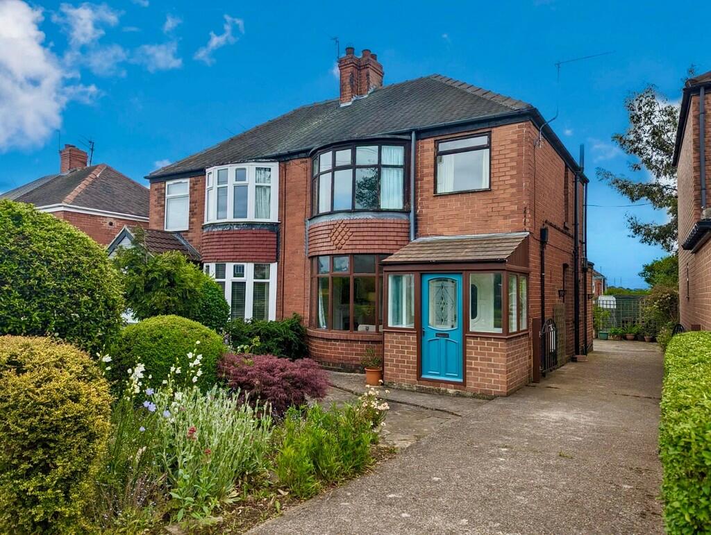 3 bedroom semidetached house for sale in East Bawtry Road, Rotherham, S60