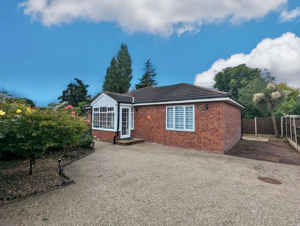 2 bedroom detached bungalow for sale in East Bawtry Road, Whiston, S60