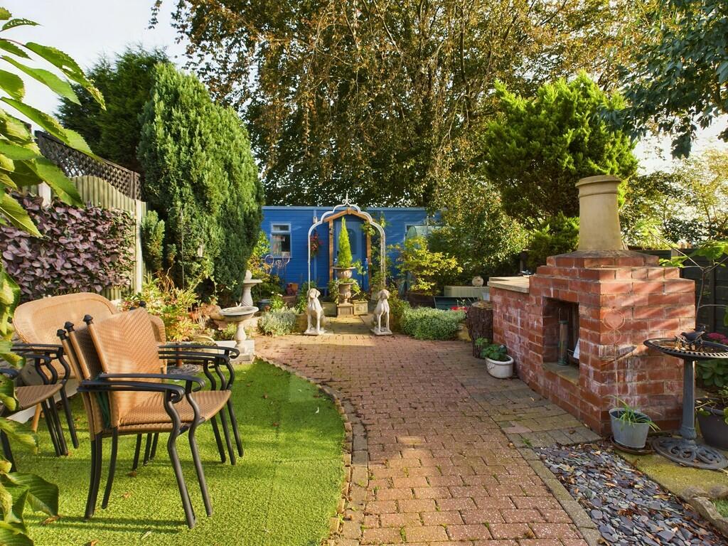 2 bedroom semidetached house for sale in East Bawtry Road, Whiston, S60