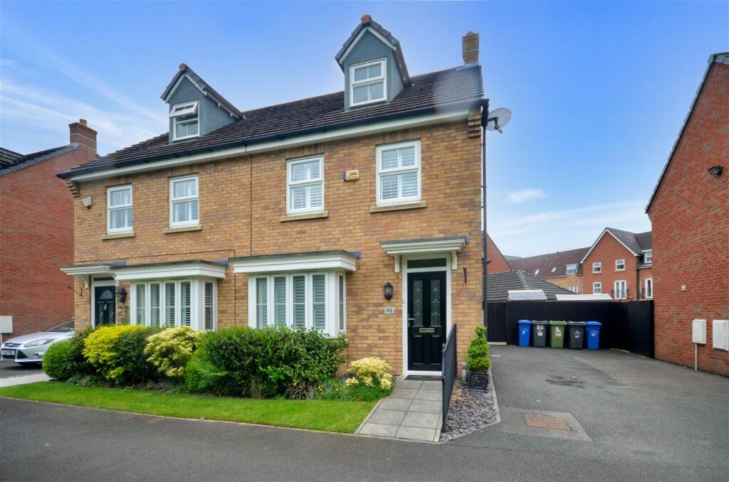 3 bedroom semidetached house for rent in Lingwell Park, Widnes, WA8 9YP, WA8