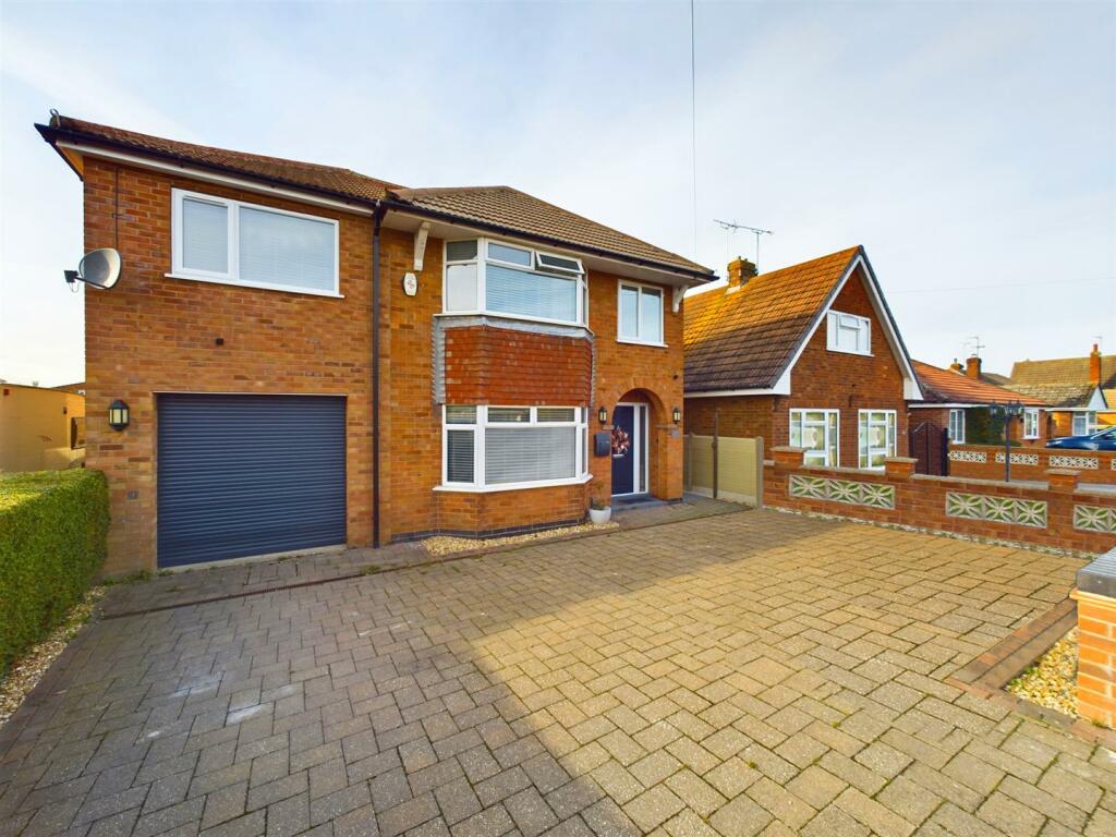 4 bedroom detached house for sale in Lime Crescent, Waddington, Lincoln, LN5
