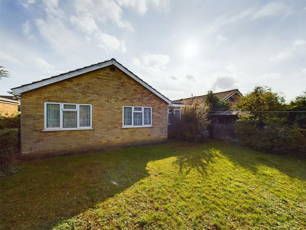 3 bedroom detached bungalow for sale in Fairleas, Branston, Lincoln, LN4