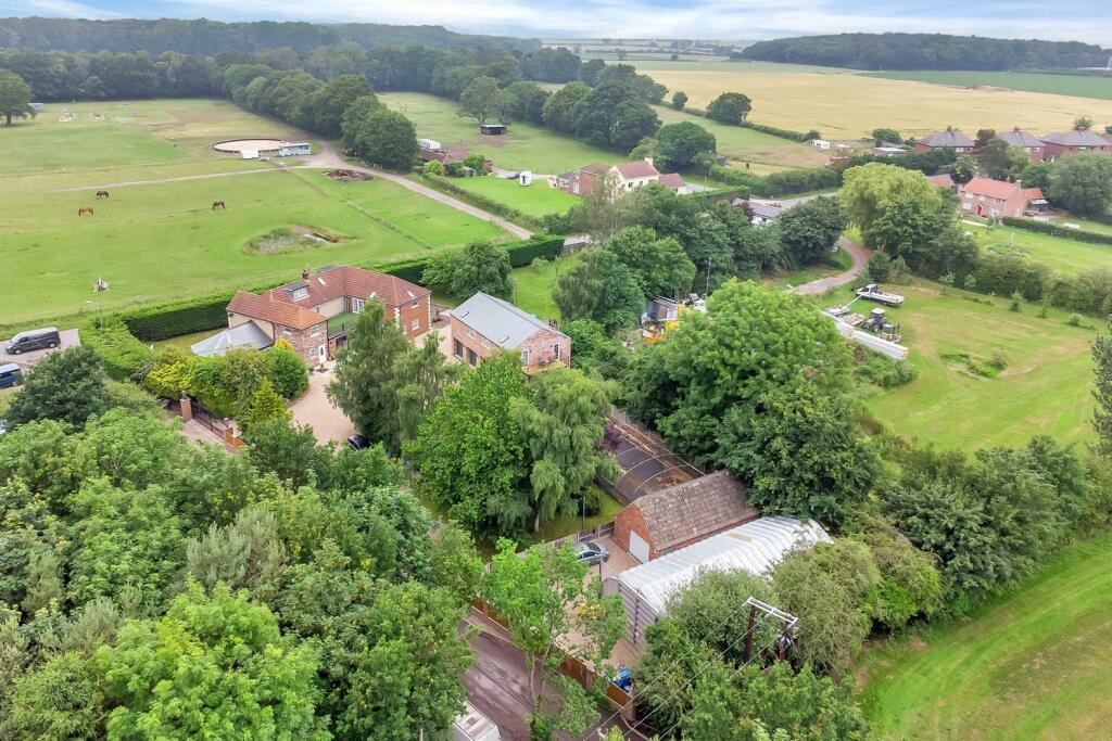 5 bedroom detached house for sale in Eagle Moor, Lincoln, LN6