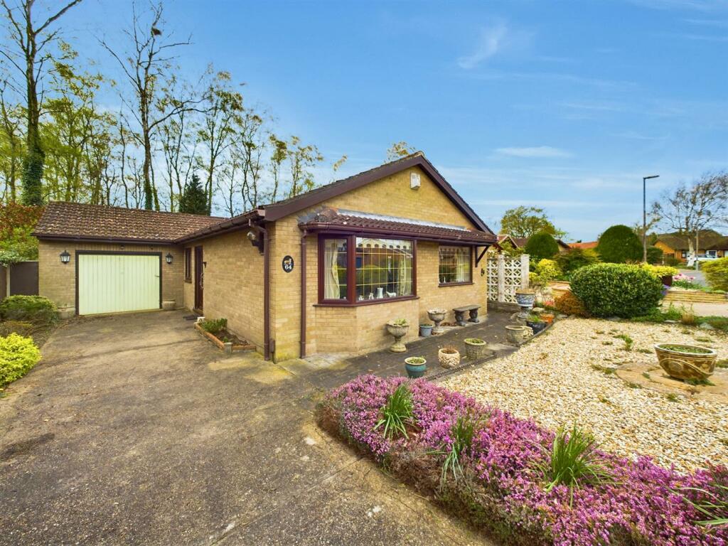 3 bedroom detached bungalow for sale in Shearwater Road, Lincoln, LN6