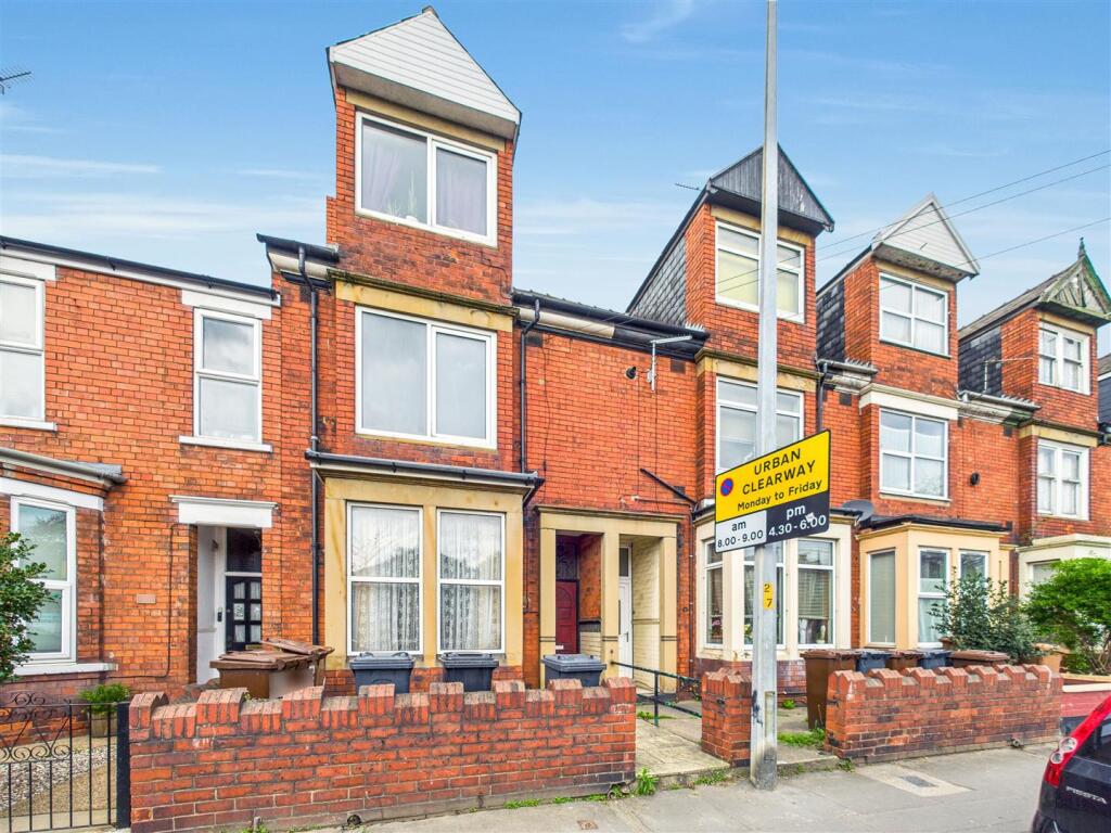 3 bedroom town house