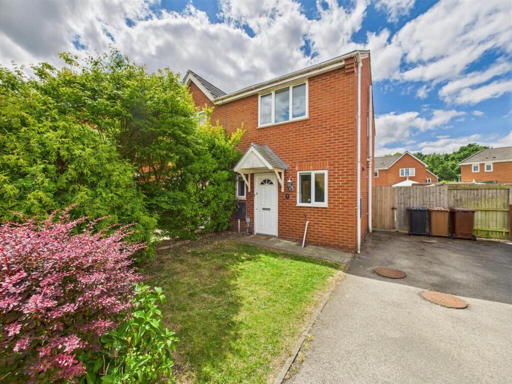 Main image of property: Petersfield Close, Lincoln