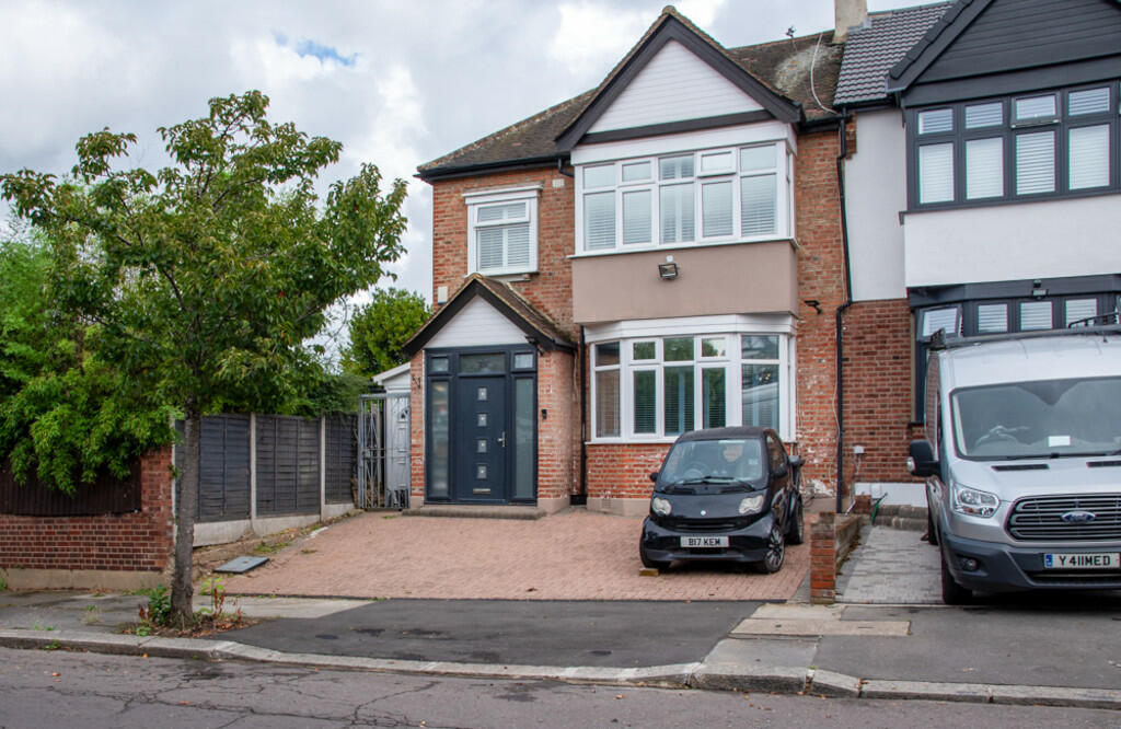 Main image of property: Chelmsford Gardens, Ilford